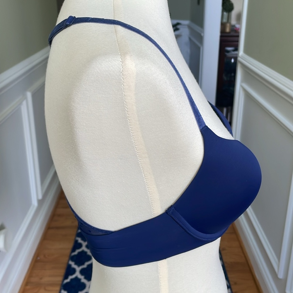 Victoria's Secret • Racer Back Under Wire Bra - Picture 2 of 5